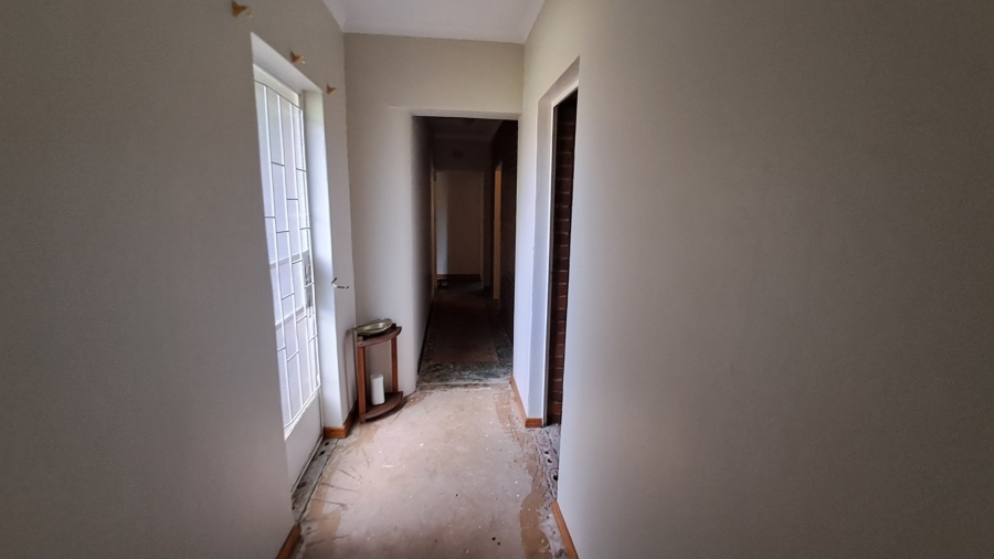 5 Bedroom Property for Sale in Fichardt Park Free State